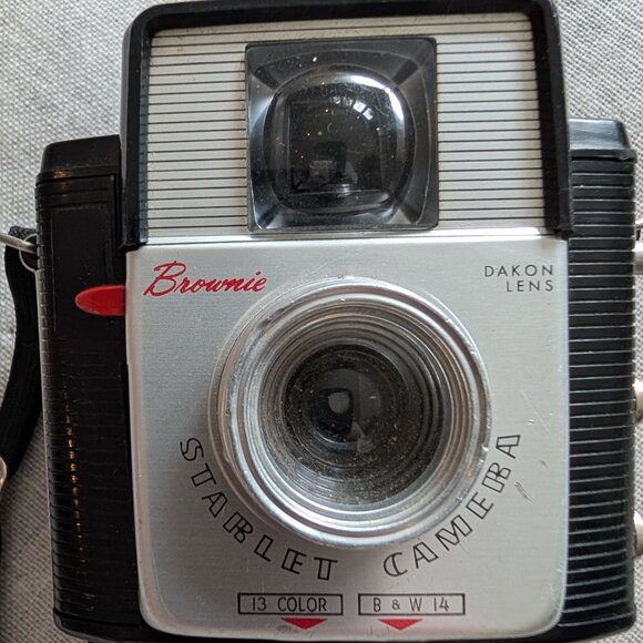Vintage Kodak Brownie Starlet Camera c1957 - Picture 2 of 7